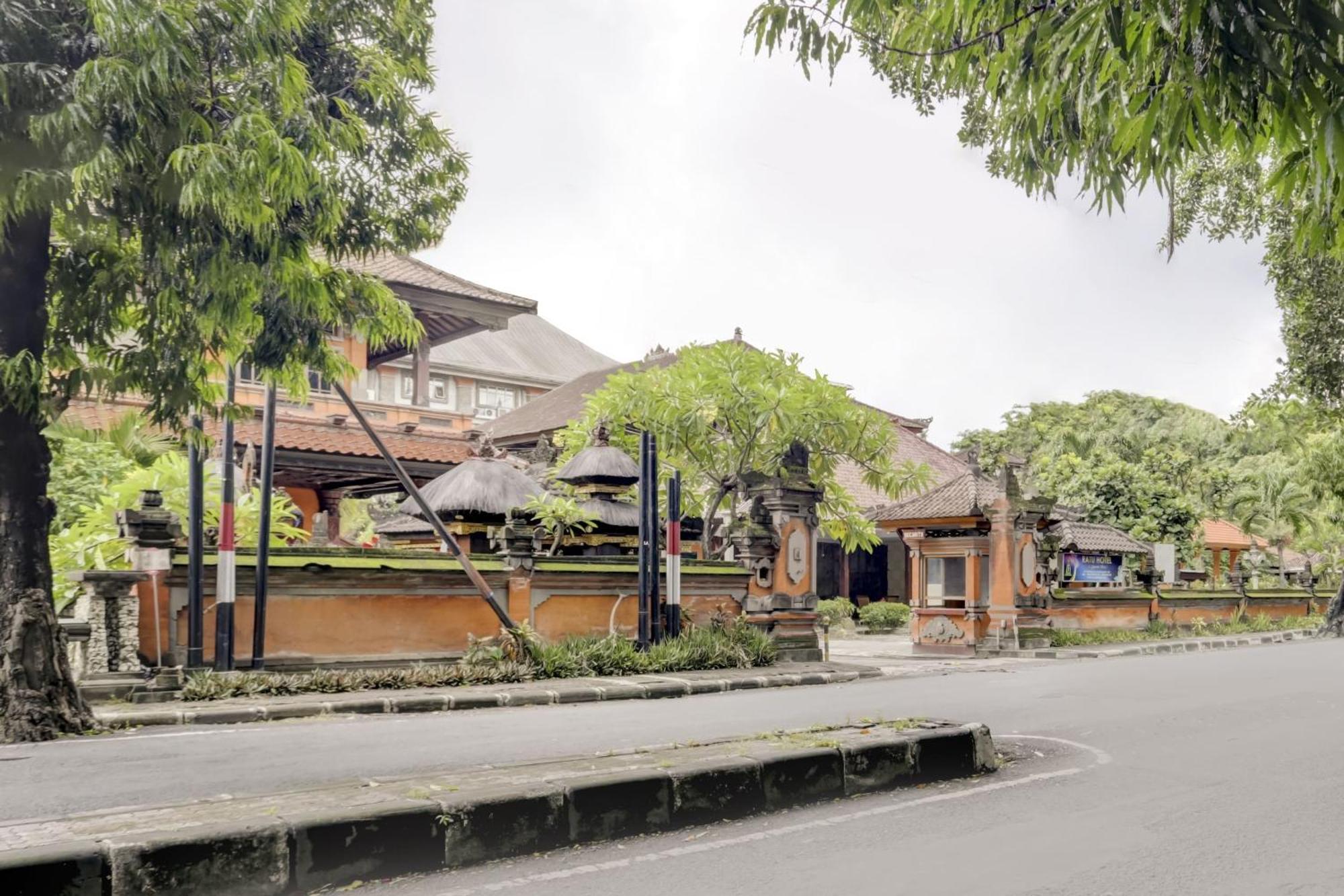 Super Oyo 3261 Hotel Ratu Denpasar Zewnętrze zdjęcie