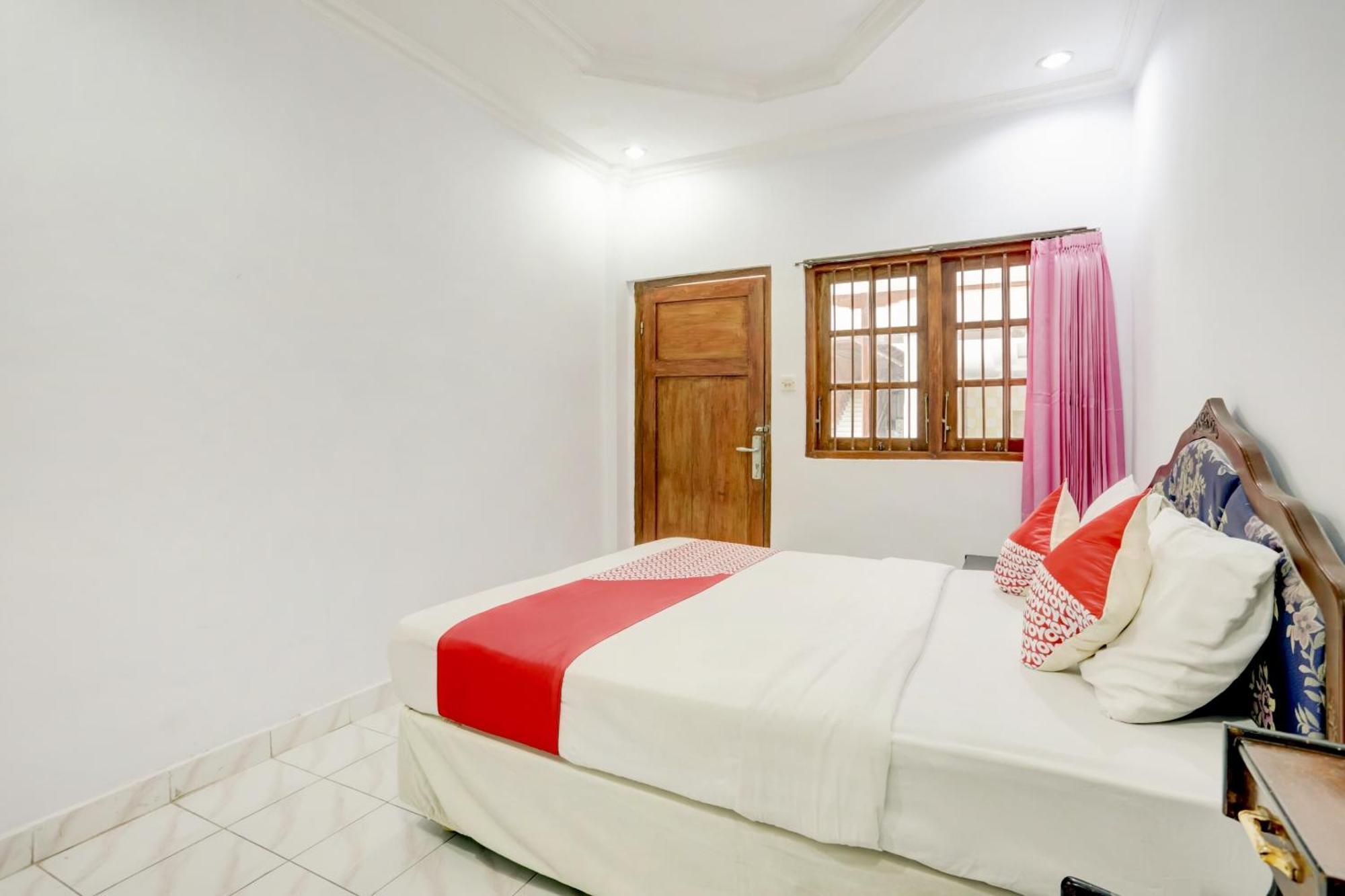 Super Oyo 3261 Hotel Ratu Denpasar Zewnętrze zdjęcie