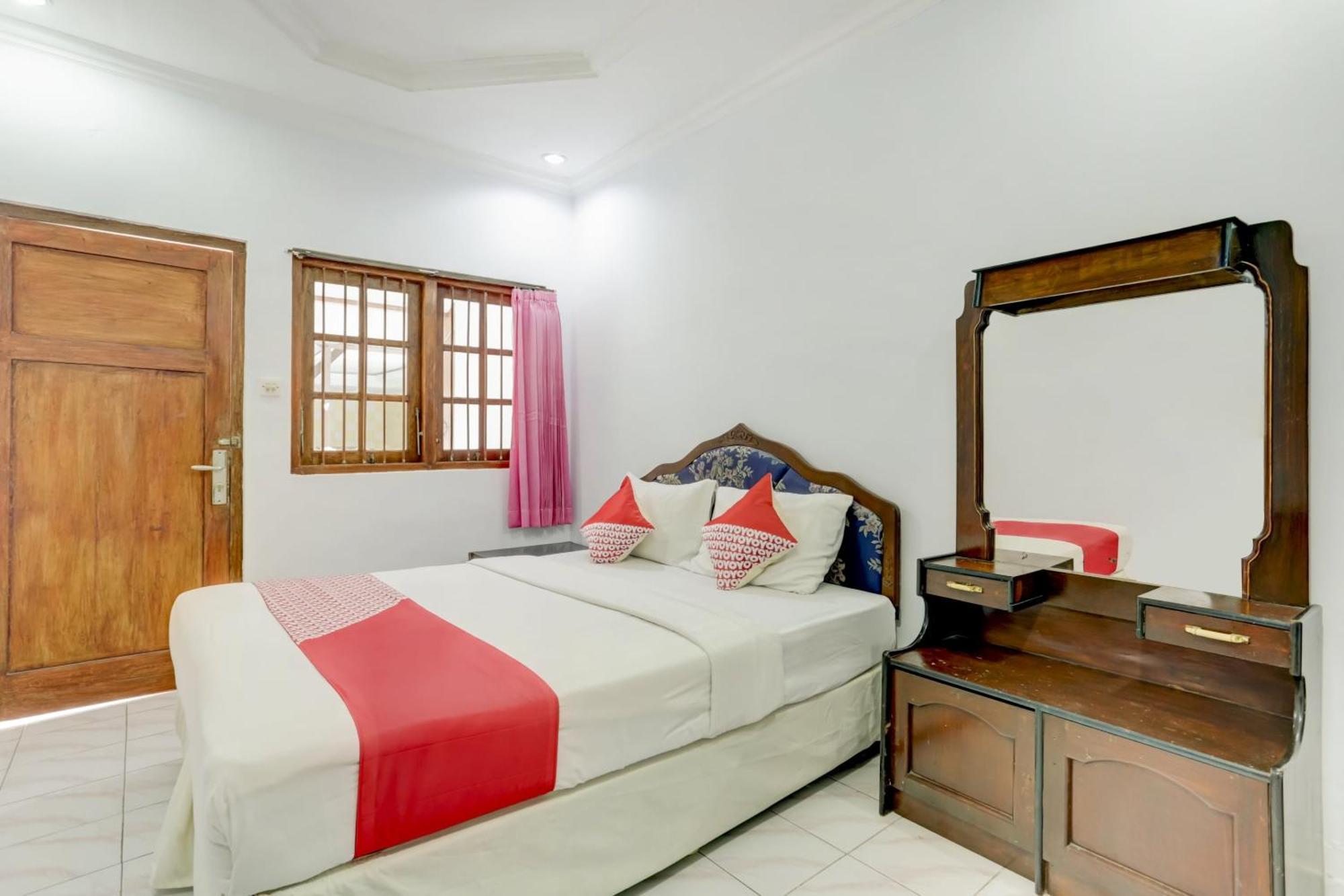 Super Oyo 3261 Hotel Ratu Denpasar Zewnętrze zdjęcie